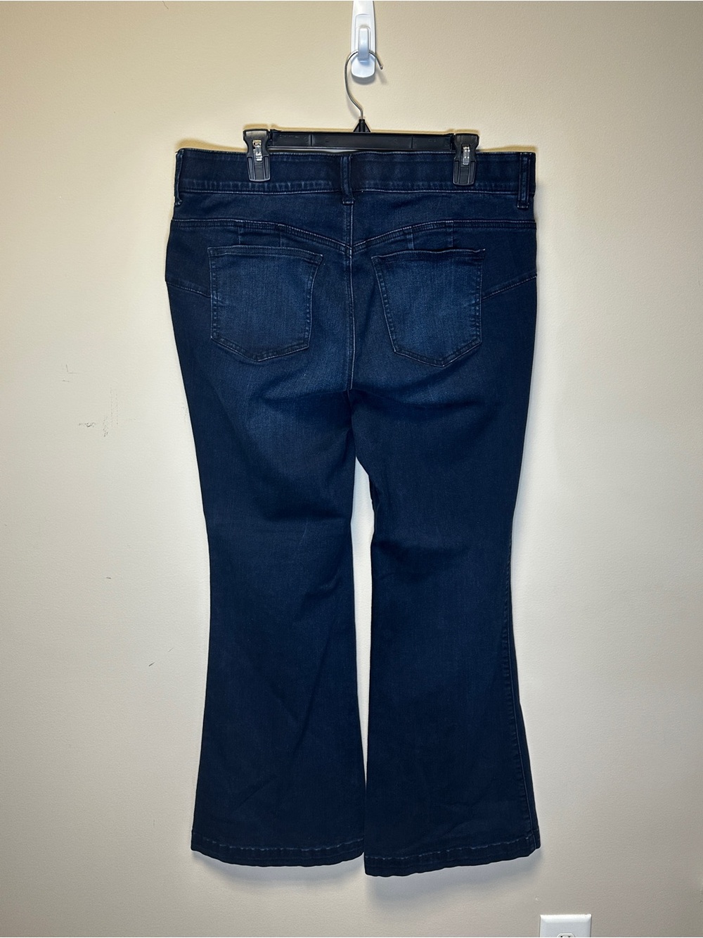 Torrid Super Soft Bombshell Flare Jeans – Size 18S - Picture 6 of 11